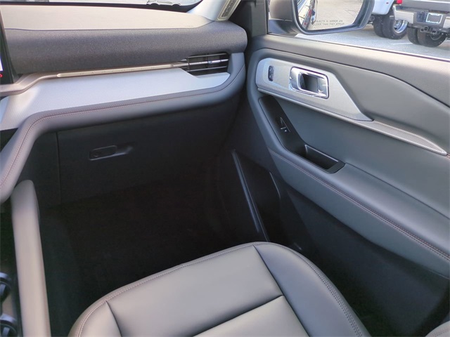 2025 Ford Explorer photo 14