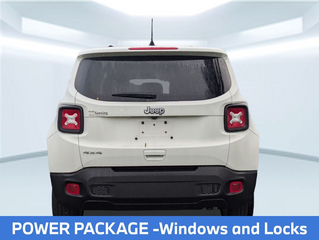 2023 Jeep Renegade Latitude photo 3