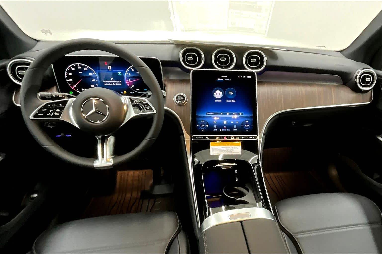 2026 Mercedes Benz GLC 300 4MATIC photo 4