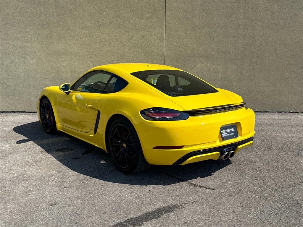 2024 Porsche Cayman S photo 3
