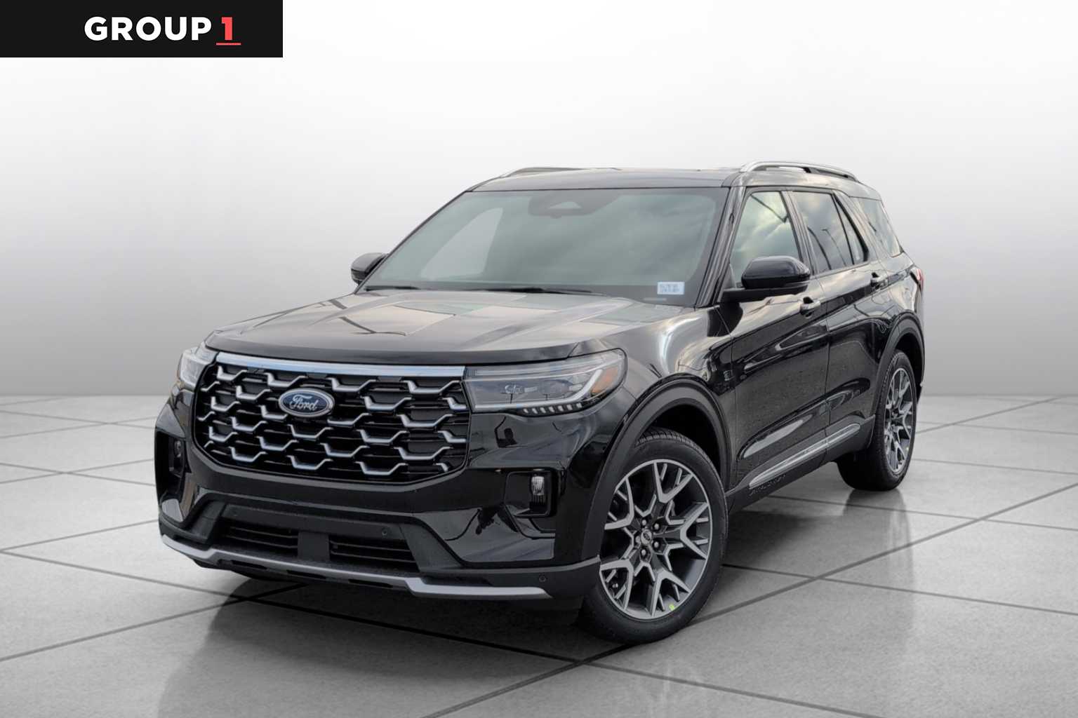 2025 Ford Explorer Platinum's photo