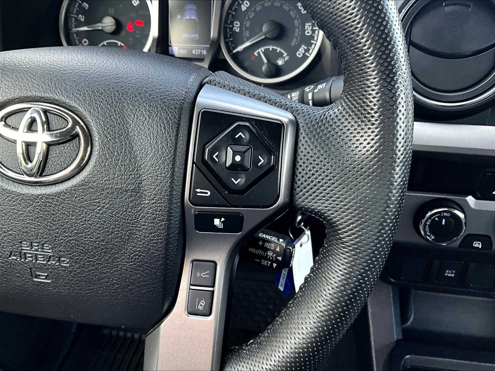 2022 Toyota Tacoma SR5 photo 24