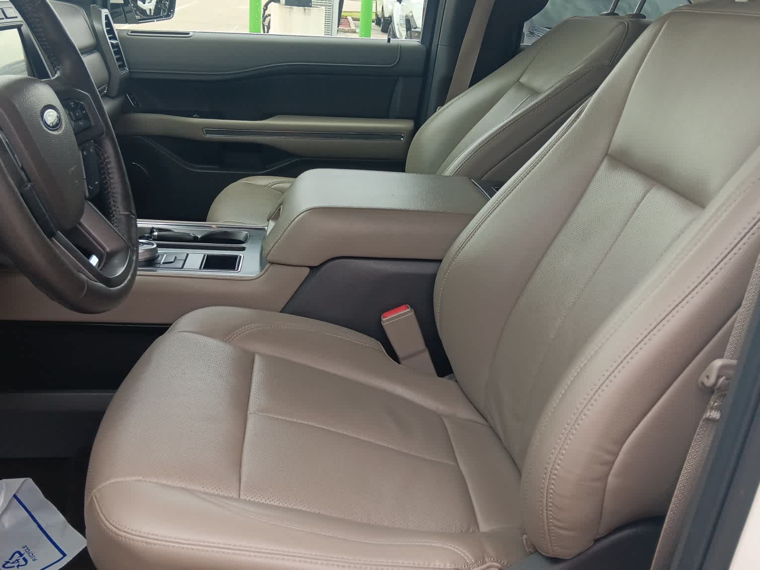 2020 Ford Expedition XLT photo 6