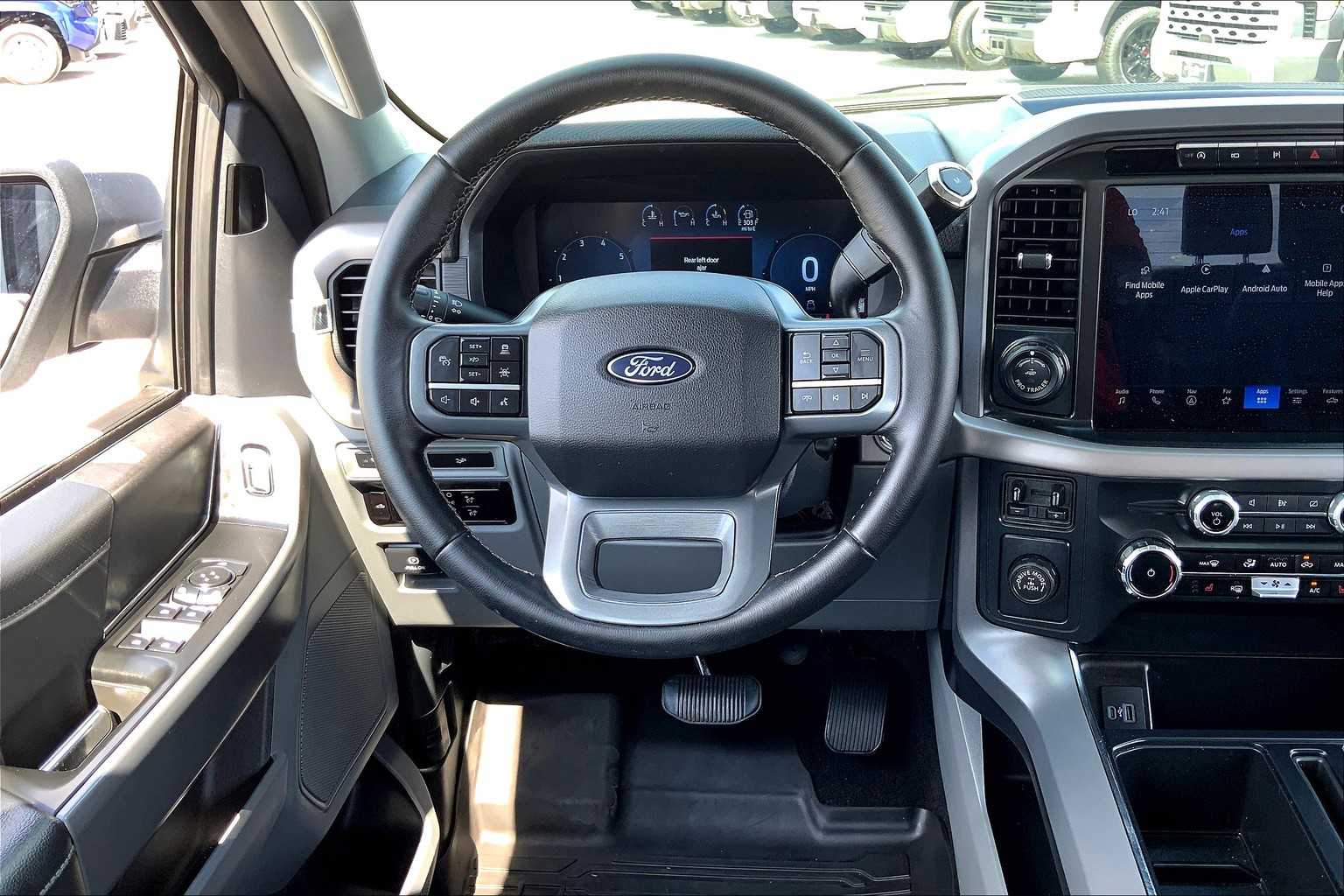 2024 Ford F-150 XLT photo 5