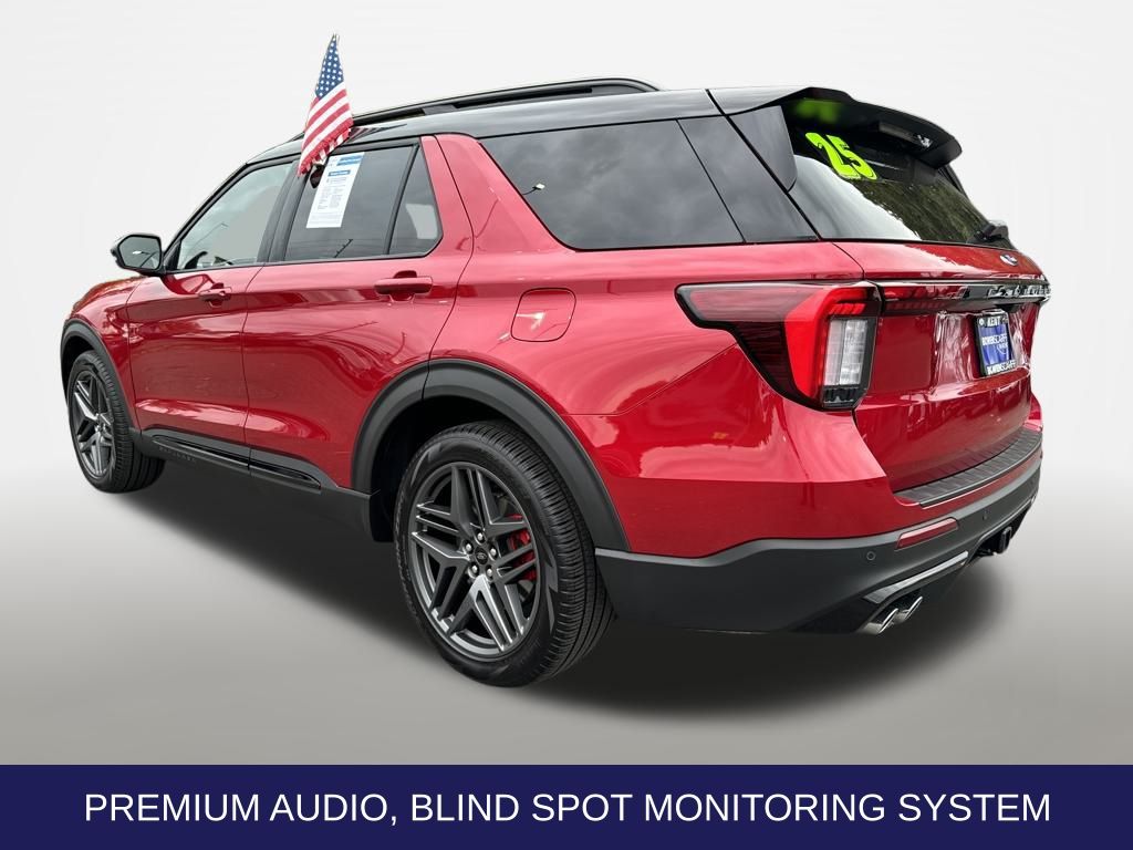2025 Ford Explorer ST photo 3