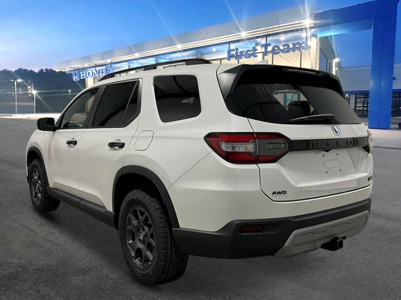2025 Honda Pilot TrailSport photo 2