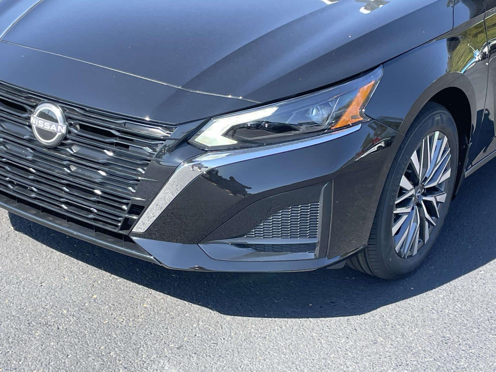 2025 Nissan Altima 2.5 SV photo 9
