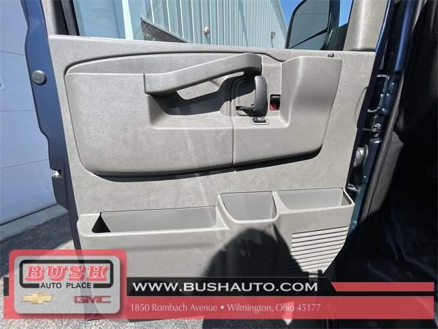 2025 Chevrolet Express Cargo 3500 photo 20