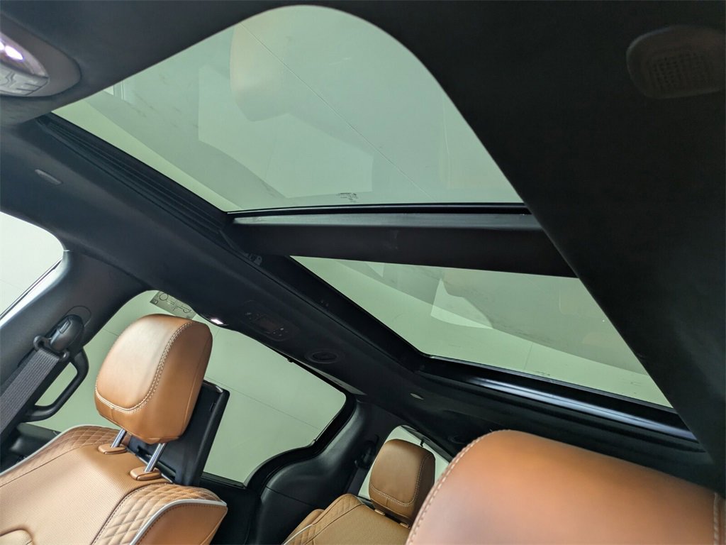 2026 Chrysler Pacifica Pinnacle photo 11