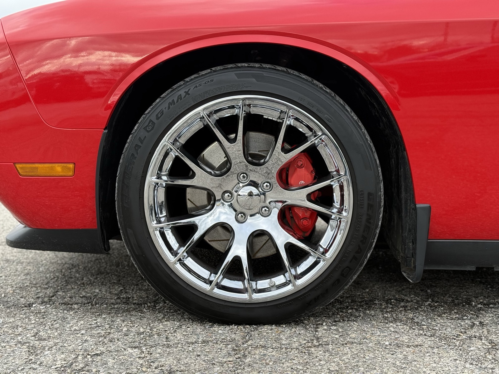 2009 Dodge Challenger SRT8 photo 4