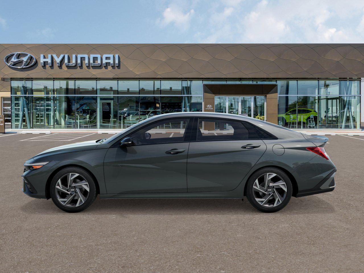 2025 Hyundai Elantra SEL Sport photo 2