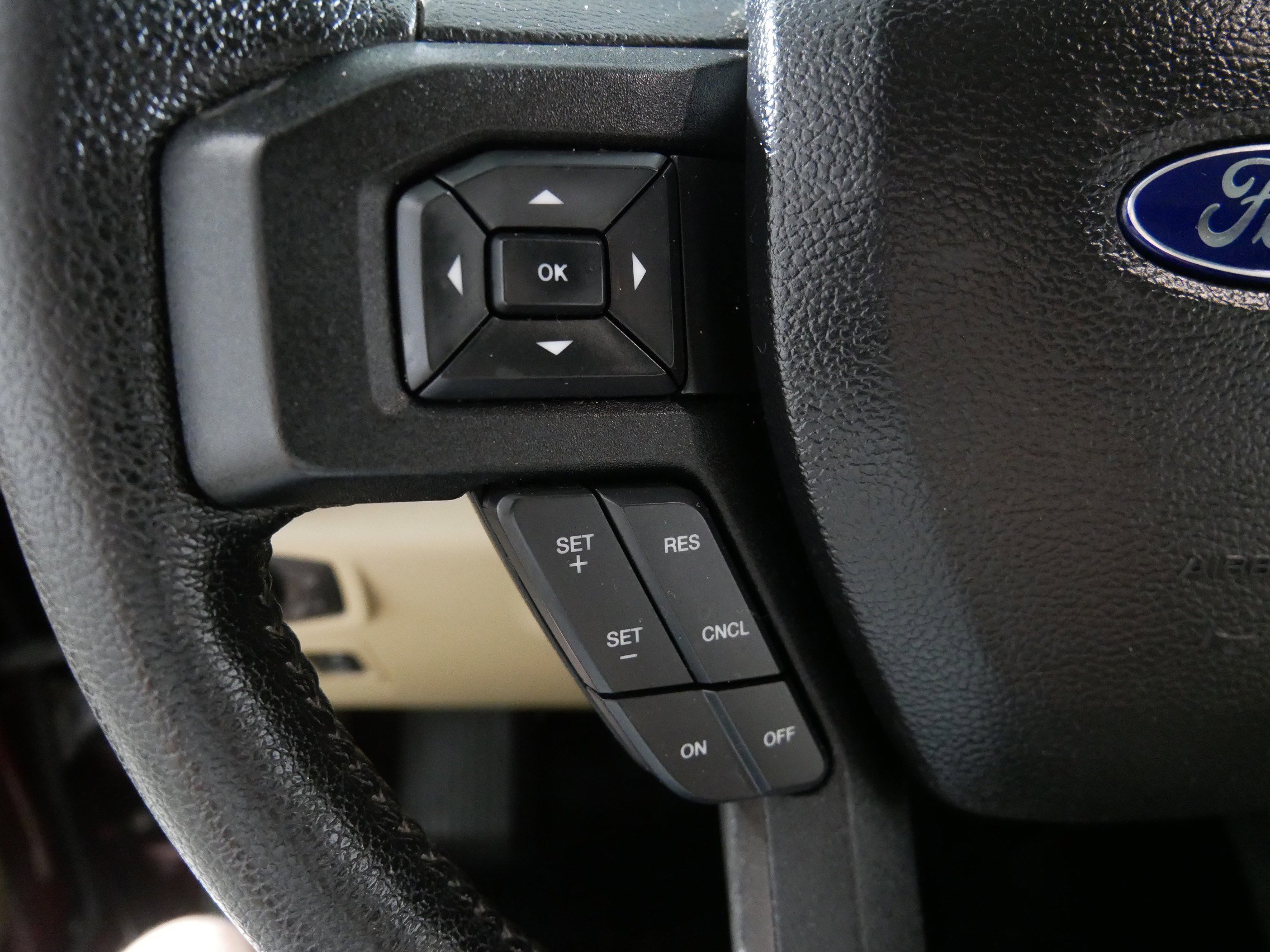 2016 Ford F-150 XLT photo 24