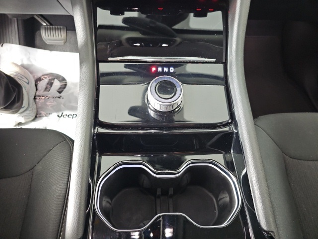 2023 Jeep Grand Cherokee Laredo Altitude photo 18