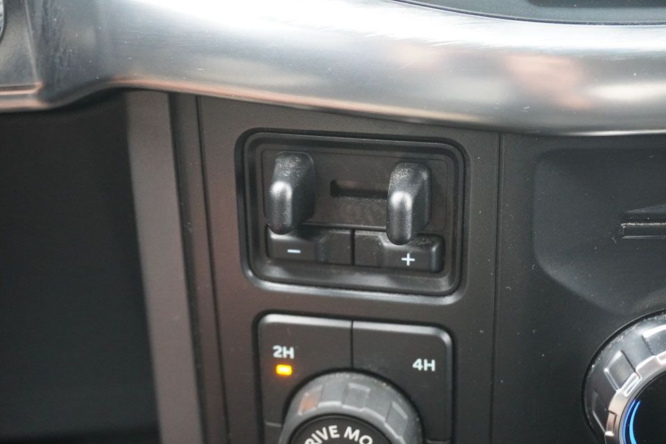 Used 2022 Black Ford Lariat image 29