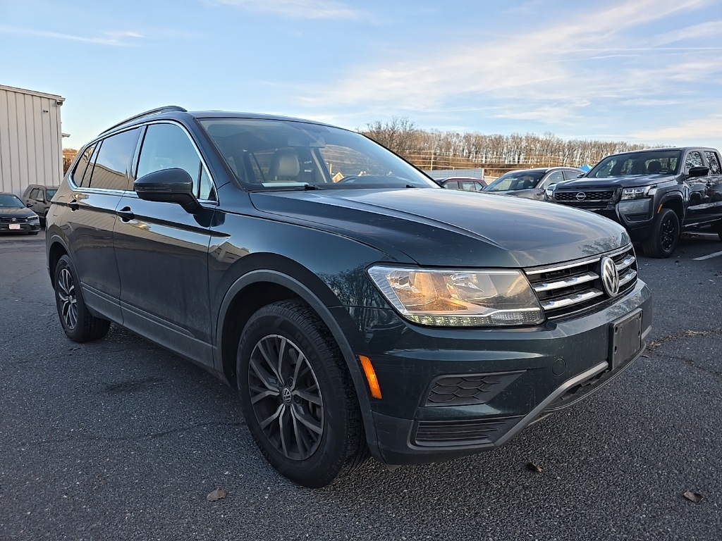 2019 Volkswagen Tiguan SE's photo