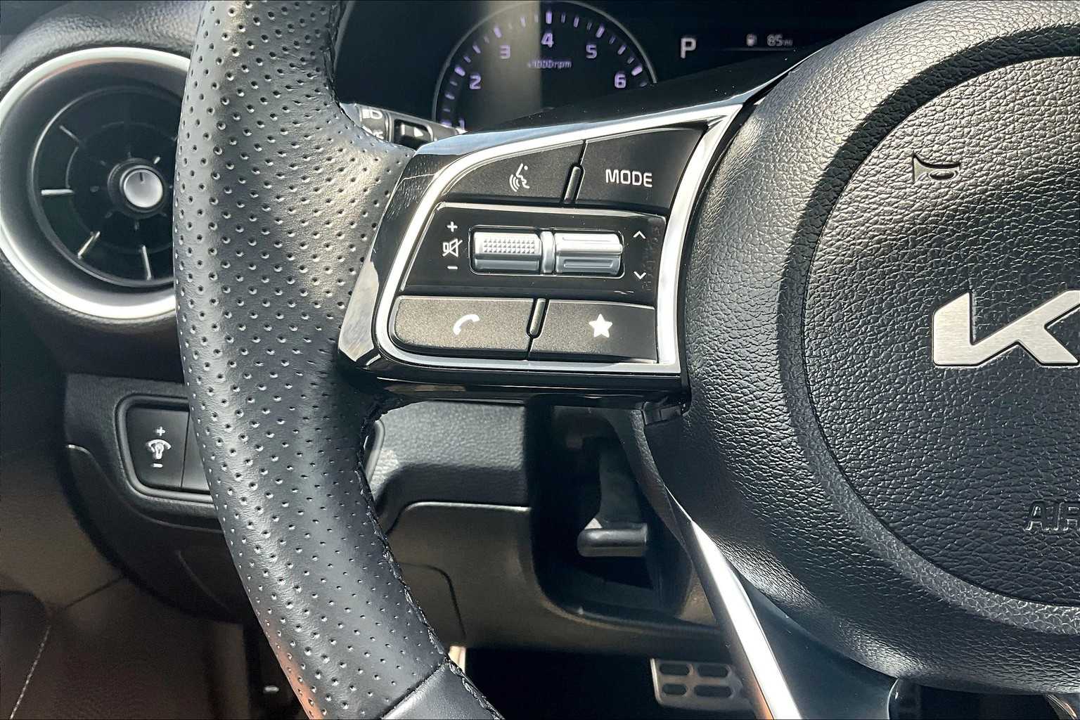 2024 Kia Forte GT-Line photo 23