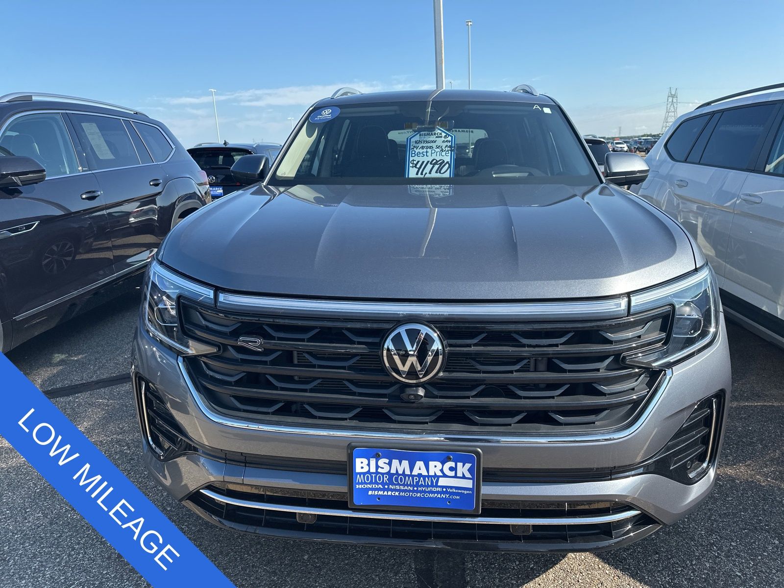 2024 Volkswagen Atlas SEL Premium R-Line photo 2