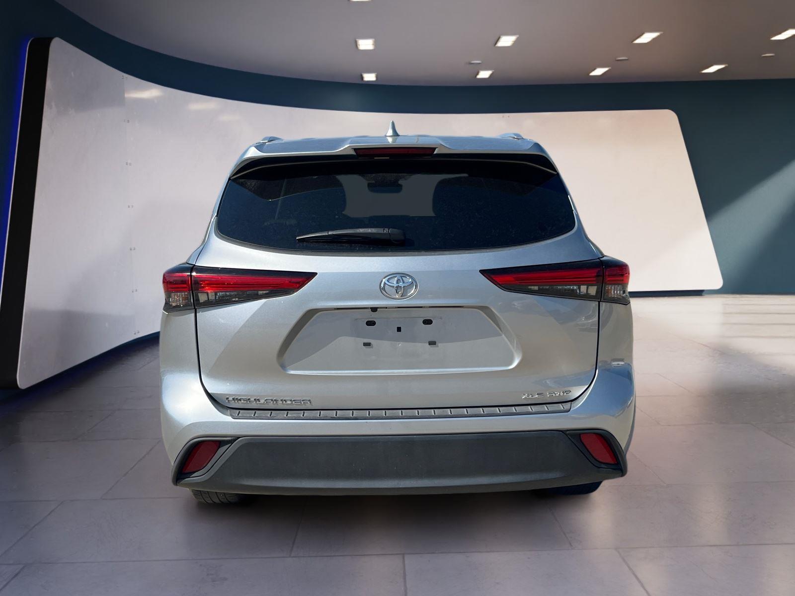 2022 Toyota Highlander XLE photo 4