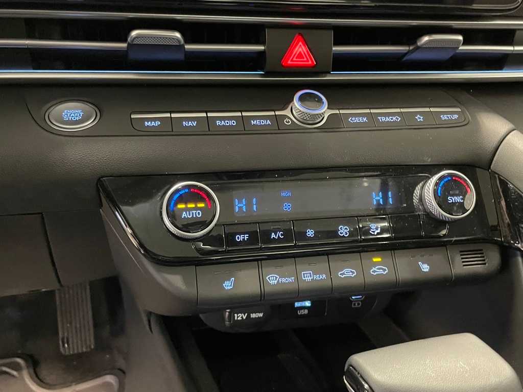 2024 Hyundai Elantra SEL Convenience photo 31
