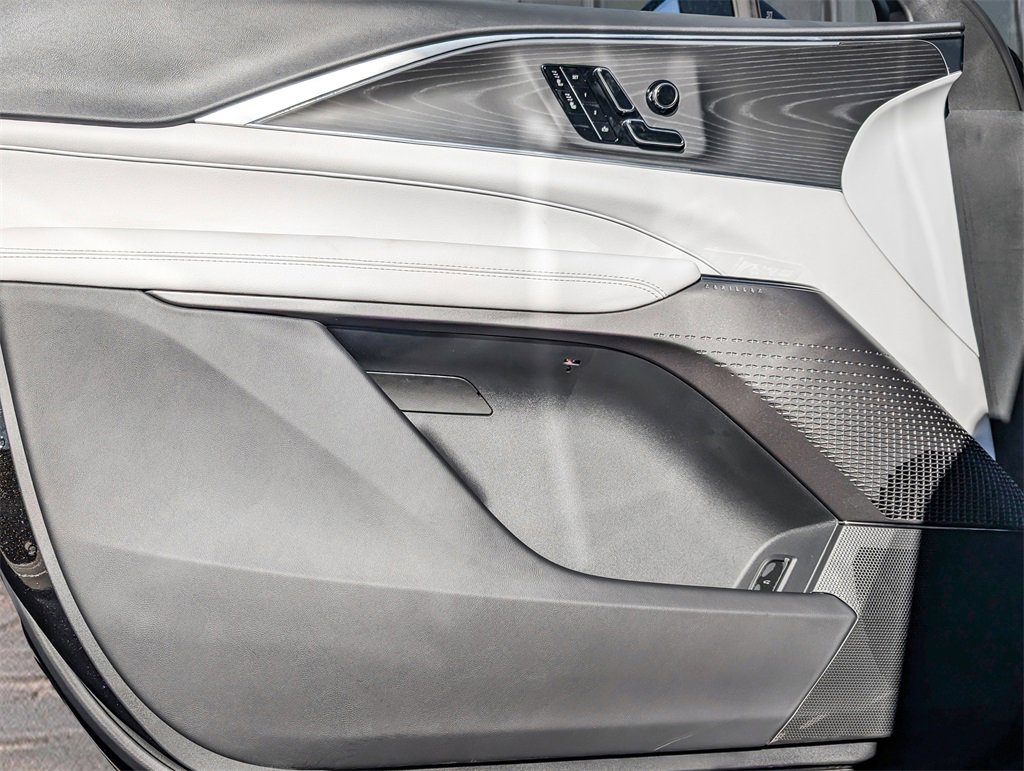 2026 Cadillac Lyriq Luxury photo 13