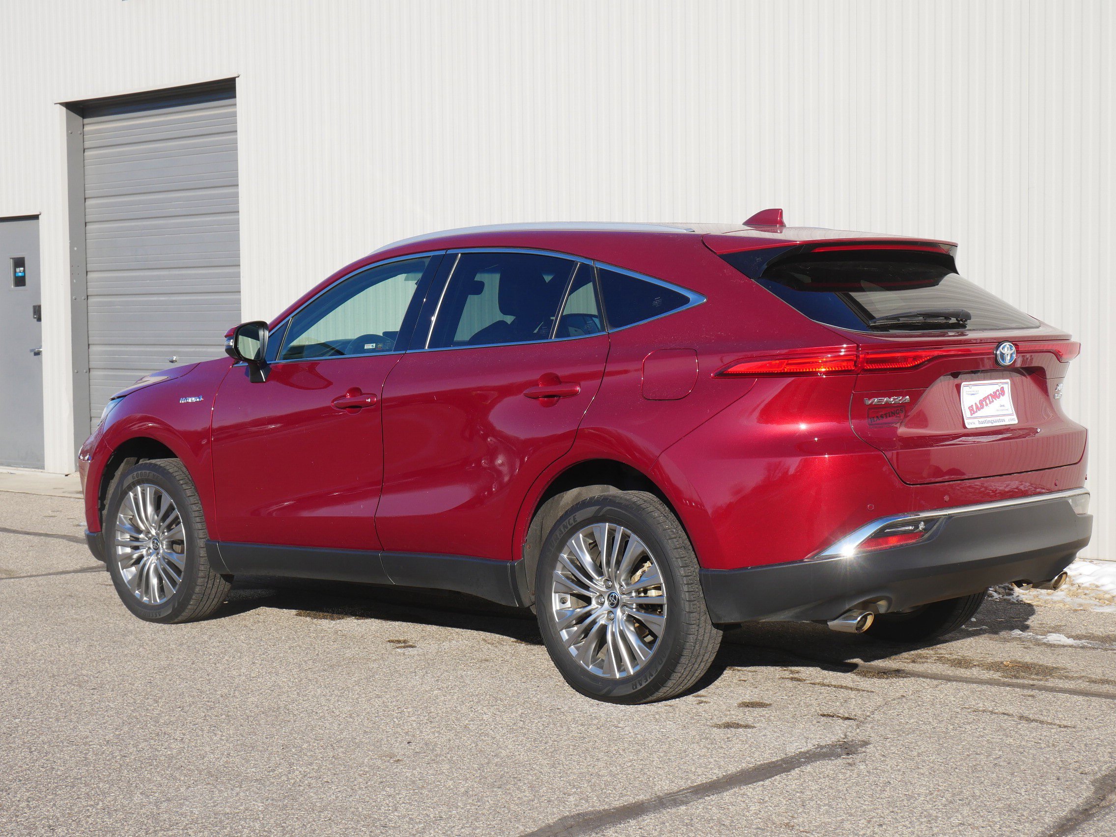 2021 Toyota Venza photo 3