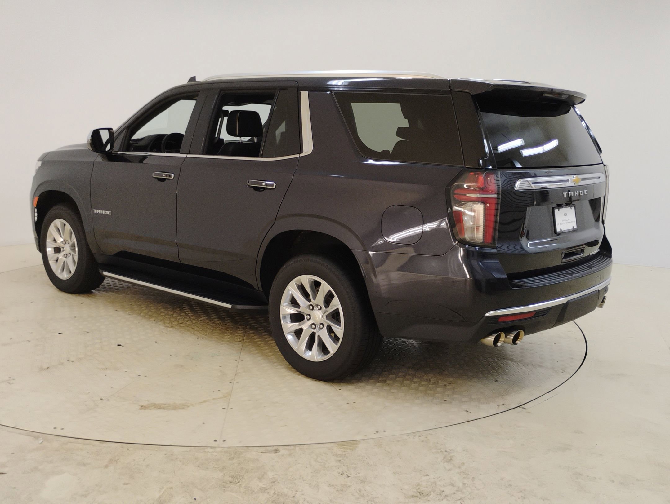 2023 Chevrolet Tahoe Premier photo 2