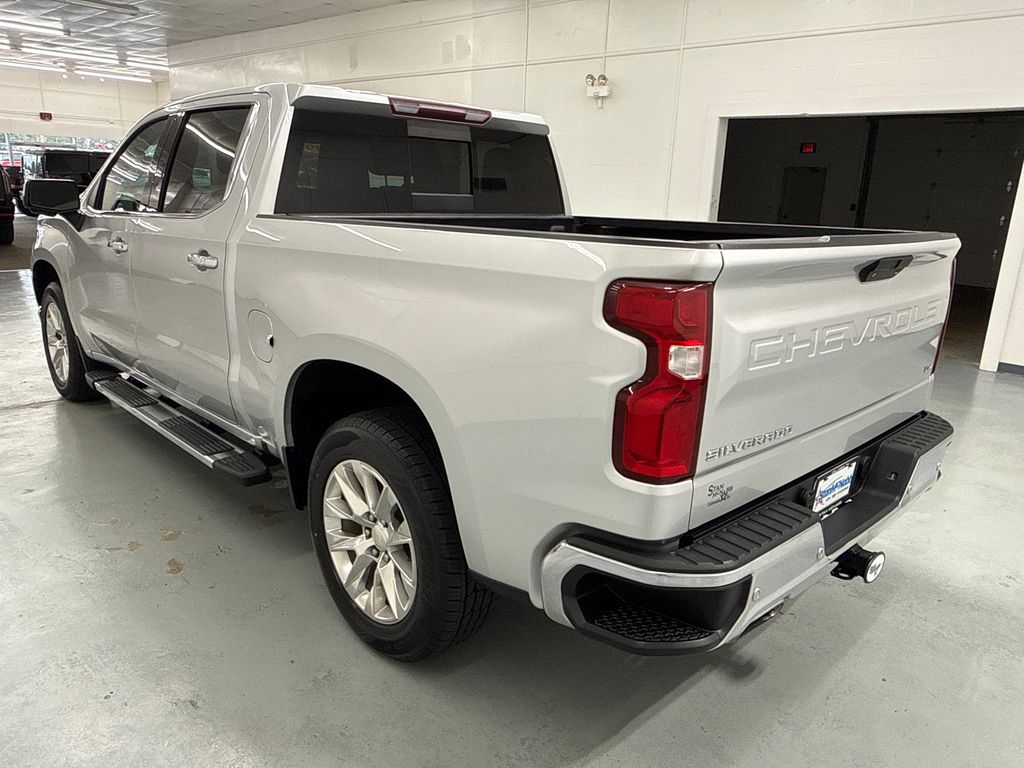2019 Chevrolet Silverado 1500 LTZ photo 3