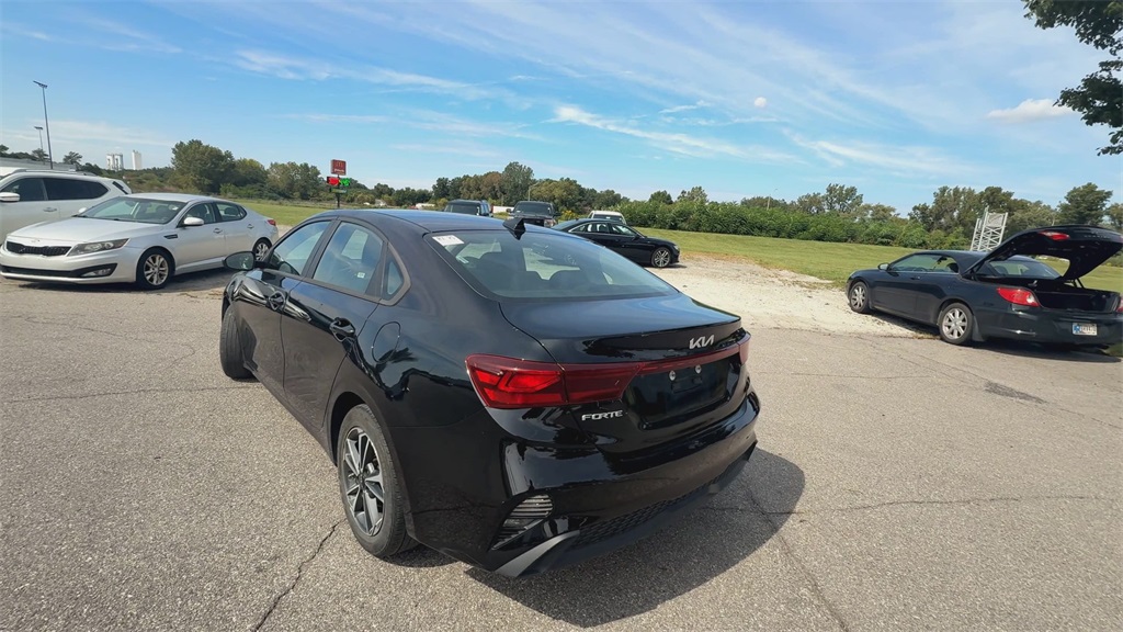 2023 Kia Forte LXS photo 7