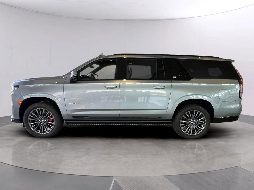 2023 Cadillac Escalade ESV Platinum photo 2