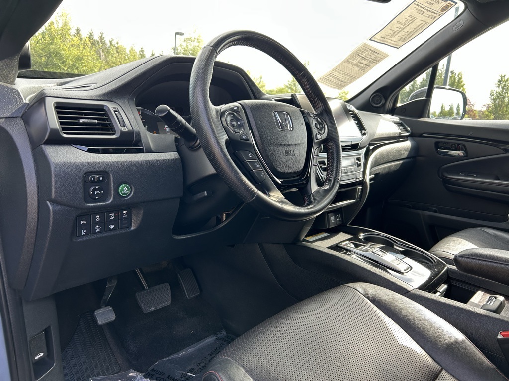 2023 Honda Ridgeline Black Edition photo 11