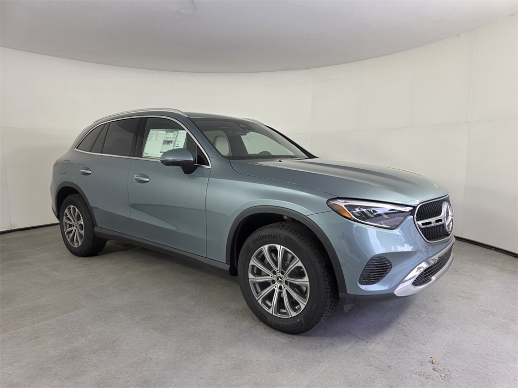 2026 Mercedes-Benz GLC Base's photo