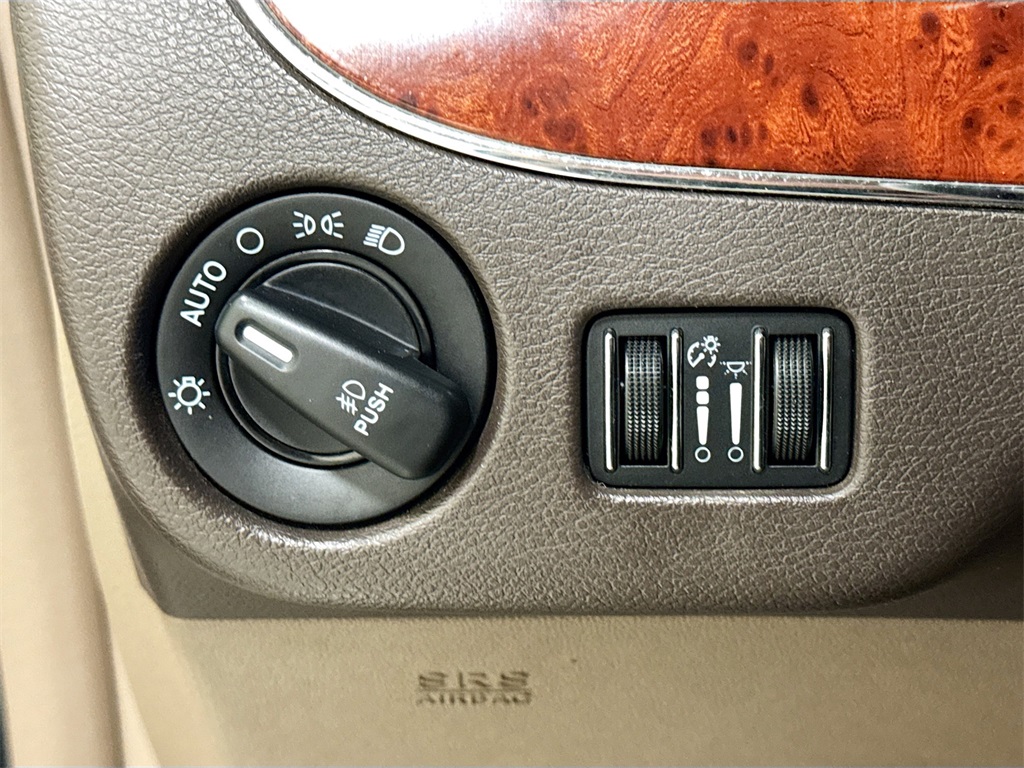 2013 Chrysler Town & Country Touring photo 30