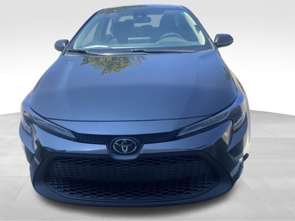 2022 Toyota Corolla LE photo 2