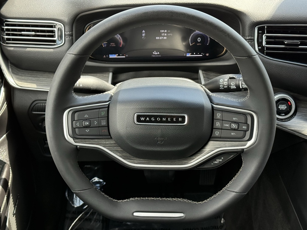 2023 Jeep Wagoneer L Series II photo 25