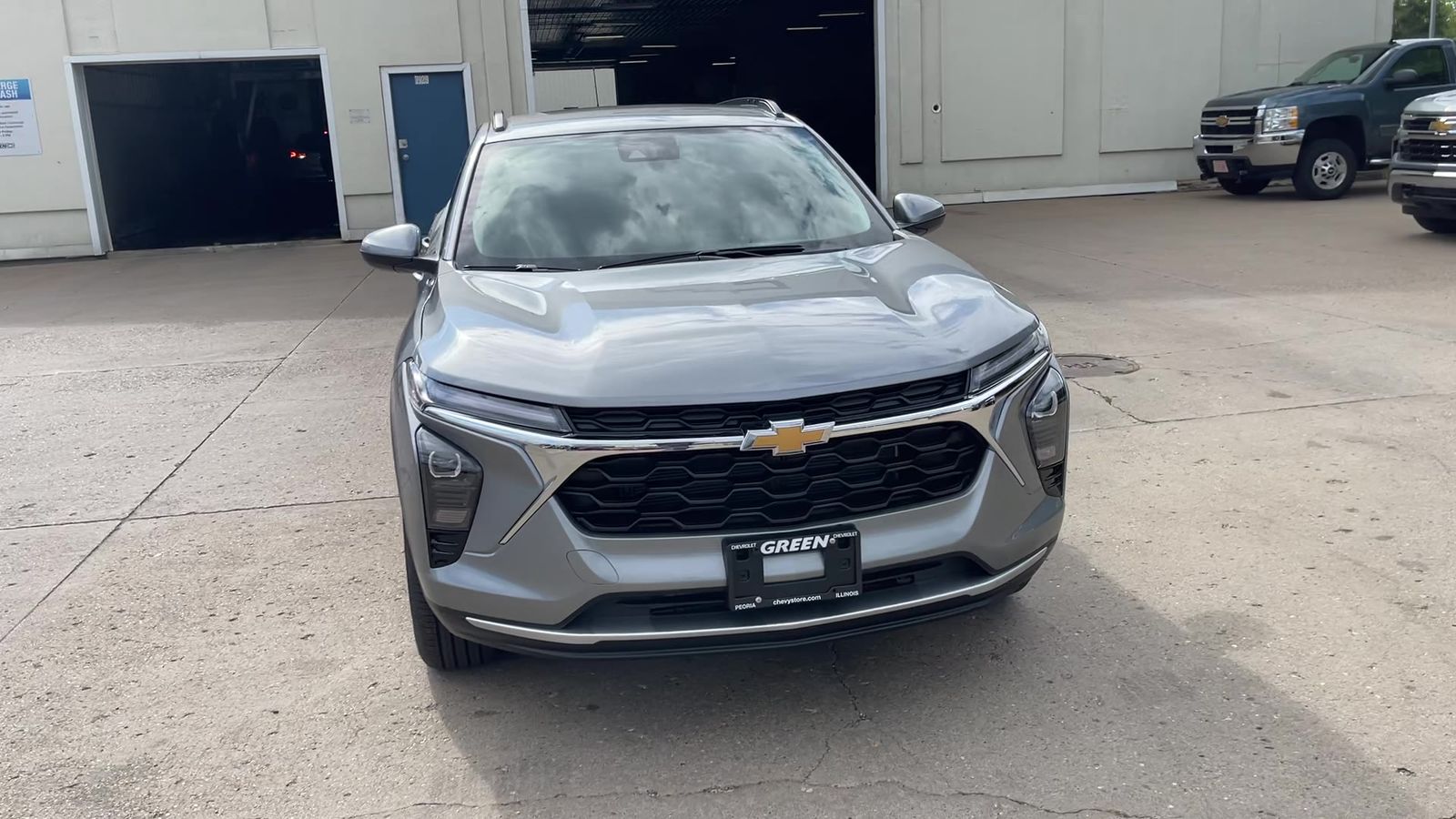 2025 Chevrolet Trax LT photo 3