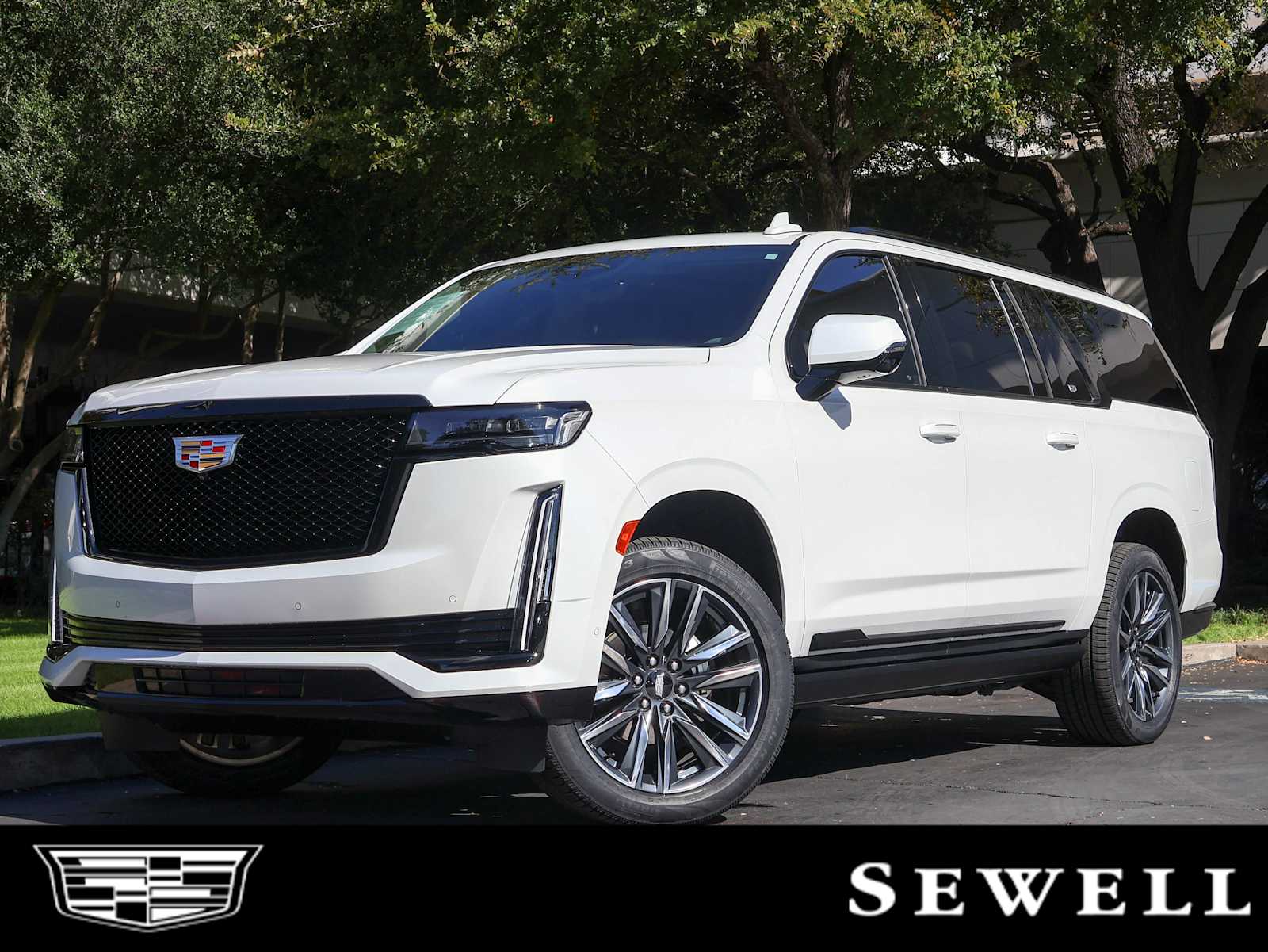2023 Cadillac Escalade ESV Sport Platinum's photo