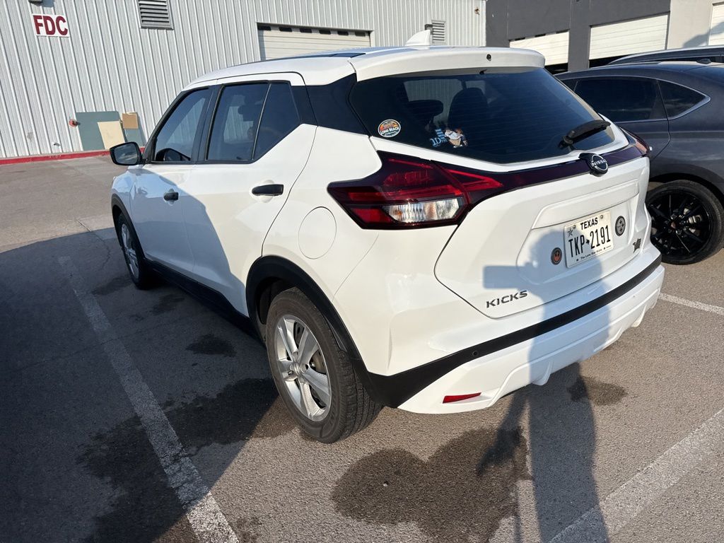 2023 Nissan Kicks S photo 3