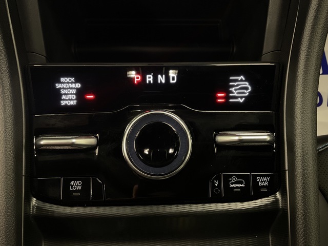 New 2024 Bright White Clear-Coat Exterior Paint Jeep Trailhawk 4xe image 21