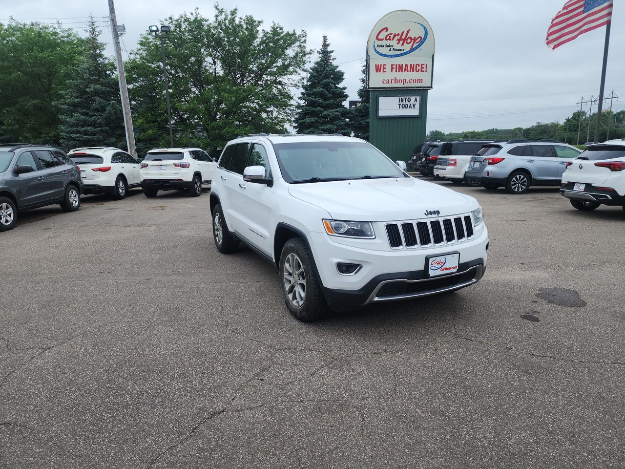 Used 2015 White Jeep LIMITED image 1