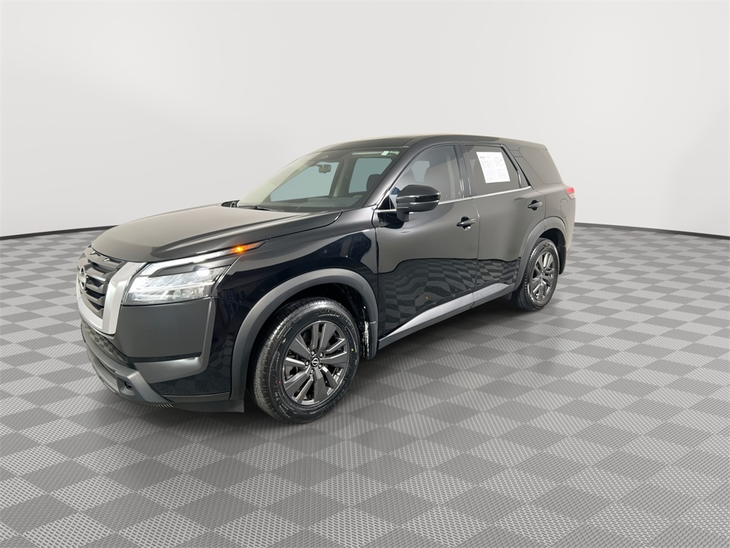 2022 Nissan Pathfinder S photo 3