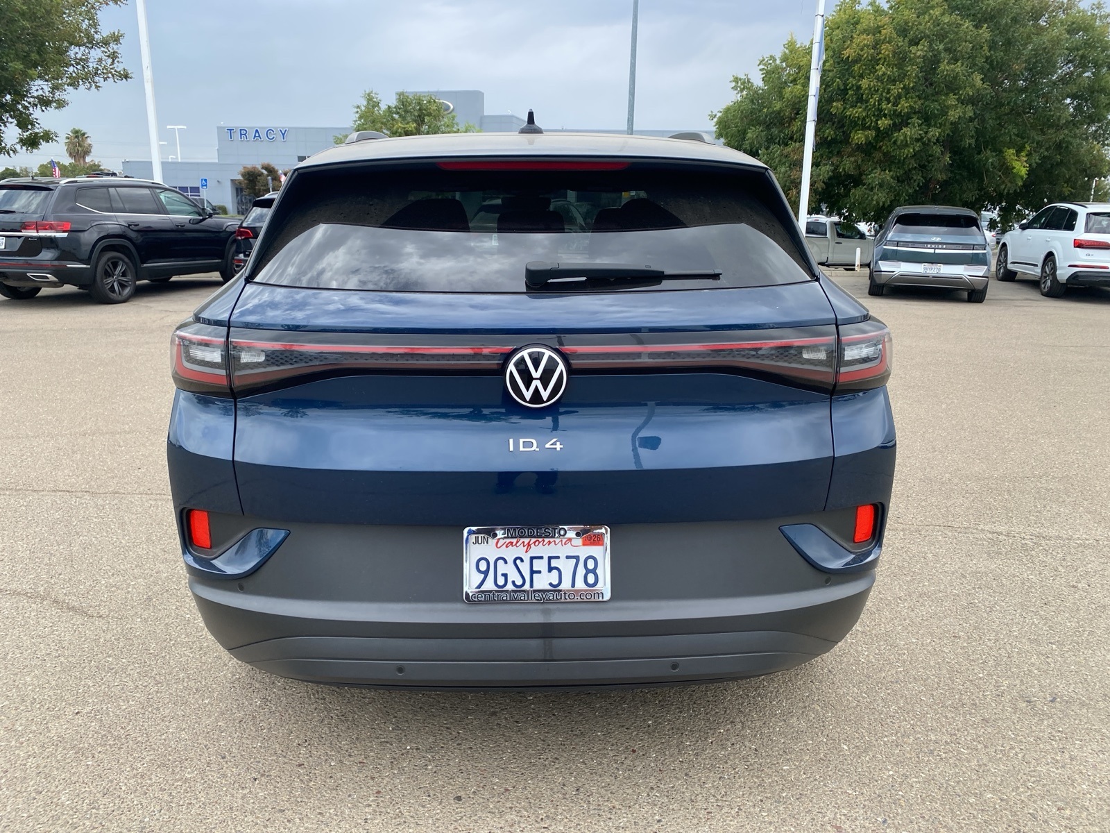2023 Volkswagen ID.4 Pro photo 5