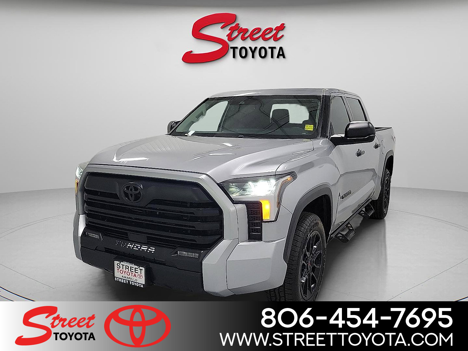 2023 Toyota Tundra SR5's photo