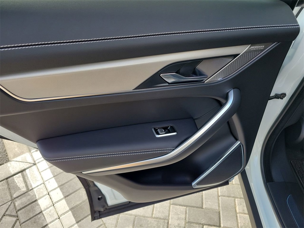 2026 Jaguar F-PACE P400 R-Dynamic S photo 6