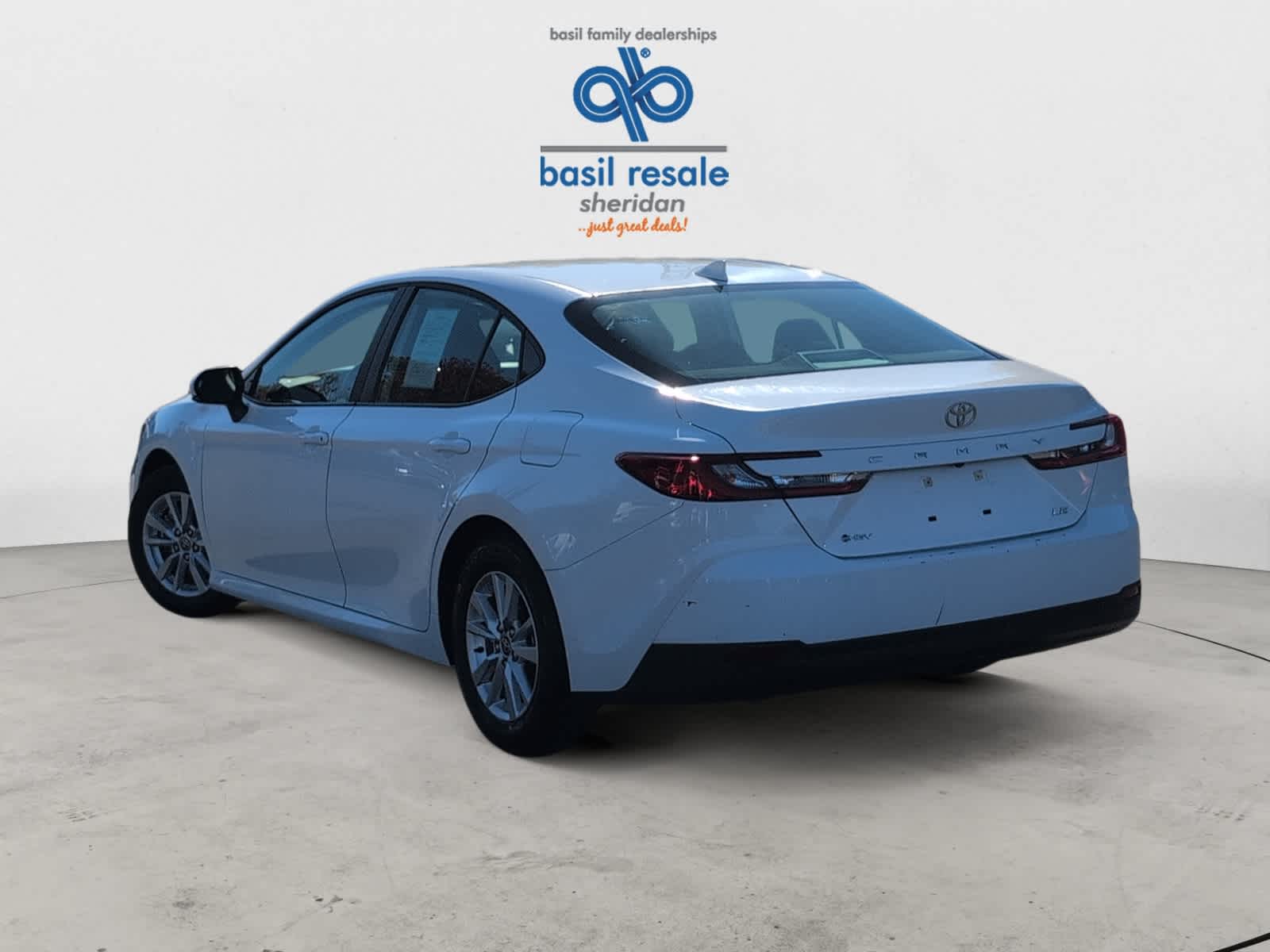 2025 Toyota Camry LE photo 4