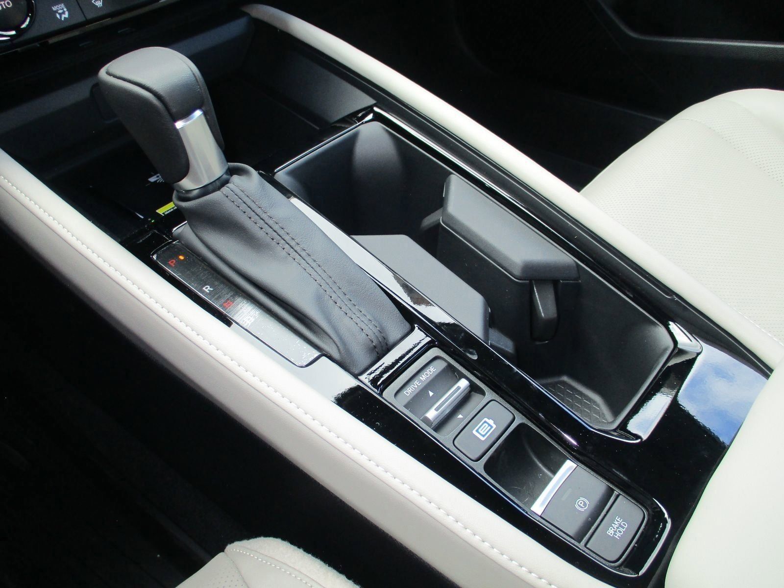 2025 Honda Accord Hybrid Touring photo 17