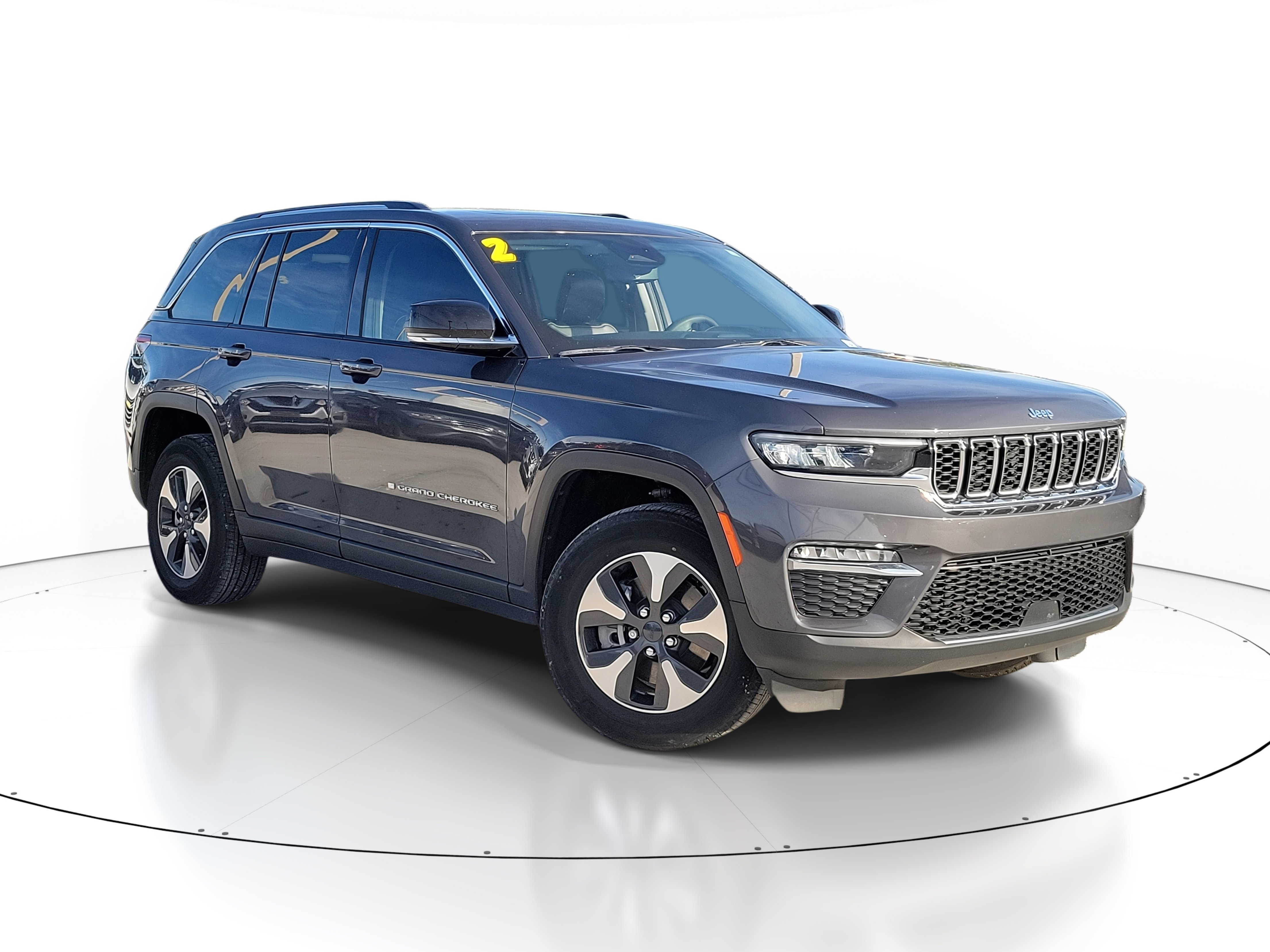 2022 Jeep Grand Cherokee 4xe's photo
