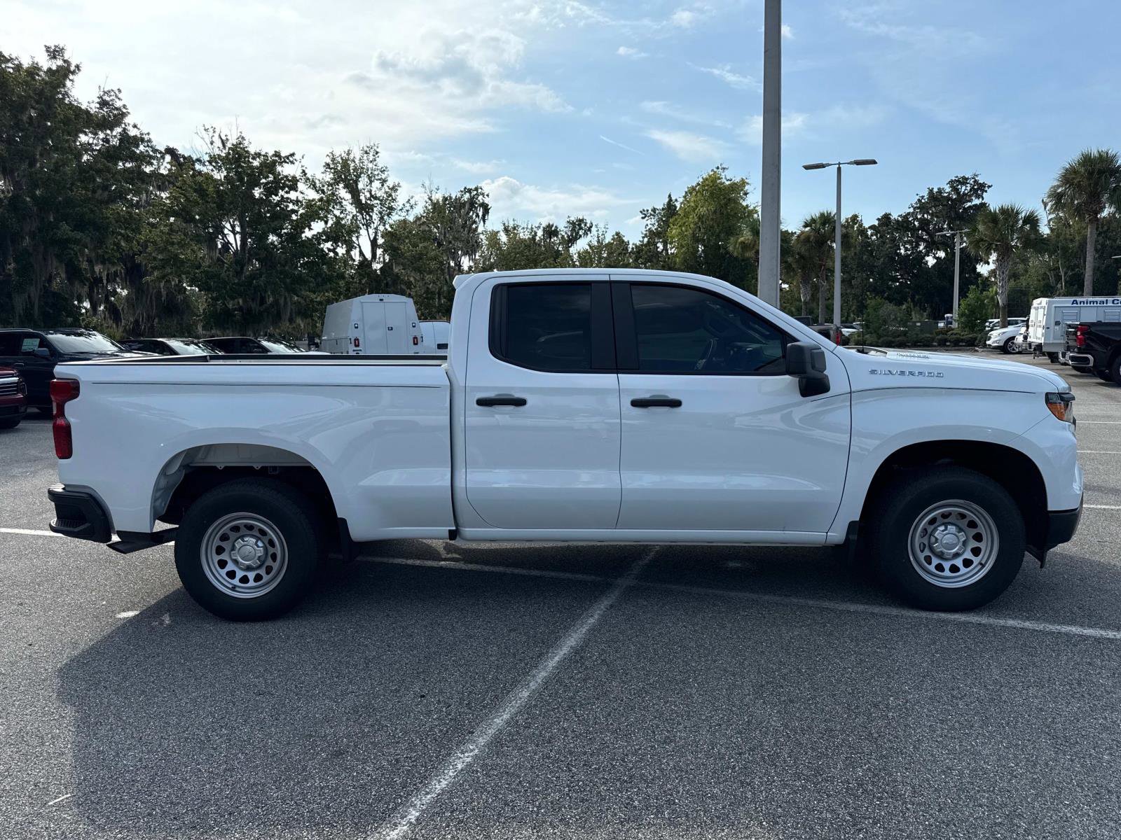 2025 Chevrolet Silverado 1500 photo 2