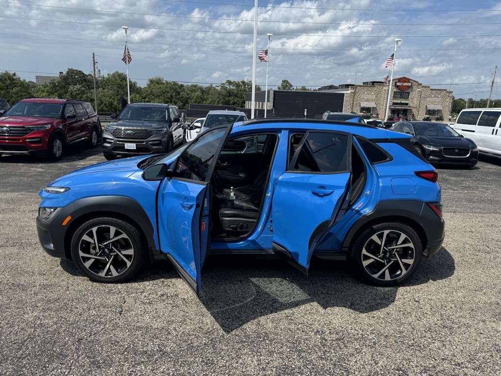 2022 Hyundai Kona Limited photo 4