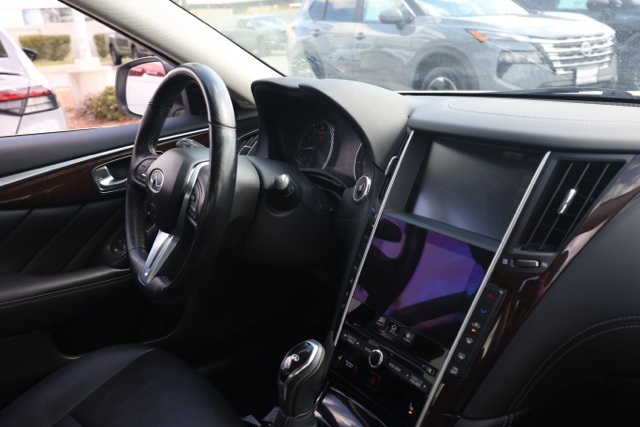 2018 Infiniti Q50 2.0t LUXE photo 17