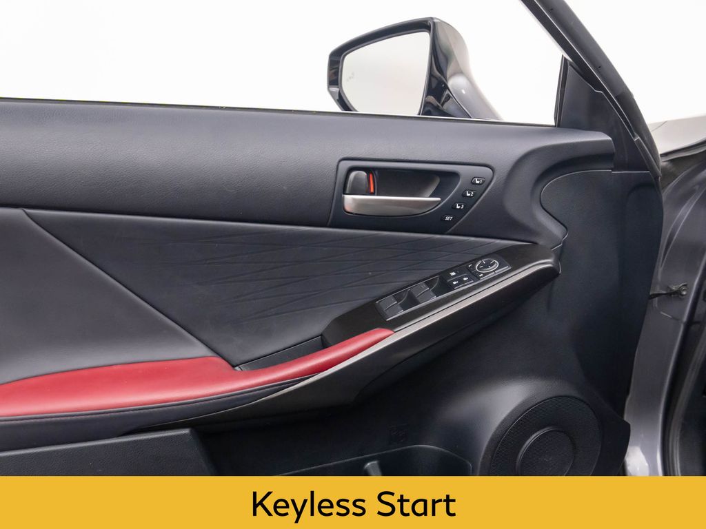 2022 Lexus IS 300 AWD photo 12